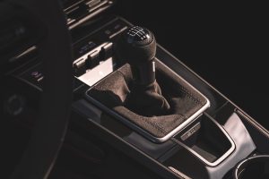 A porsche 911 GTS gear stick