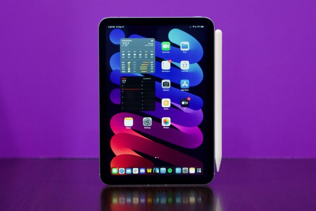 El último iPad Mini, con el Apple Pencil (opcional) adjunto.