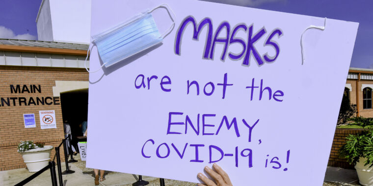 DeSantis still fights masks—despite COVID surge, court loss, expert advice, etc.