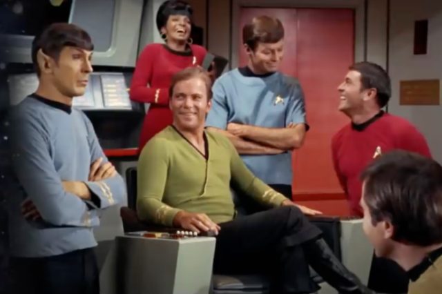 L’équipe intrépide de <em>Star Trek: The Original Series</em>, qui a fait ses débuts en septembre 1966 et a lancé un empire médiatique. 