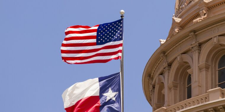 Texas social media law will cause “chaos” online, Supreme Court is told