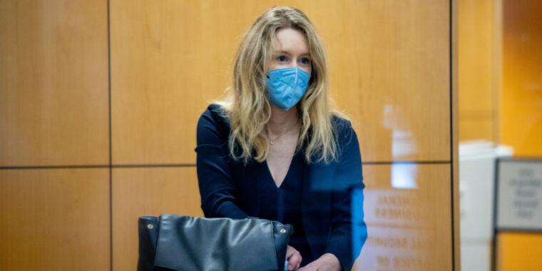 “Failure is not a crime,” Theranos founder’s lawyers tell jury