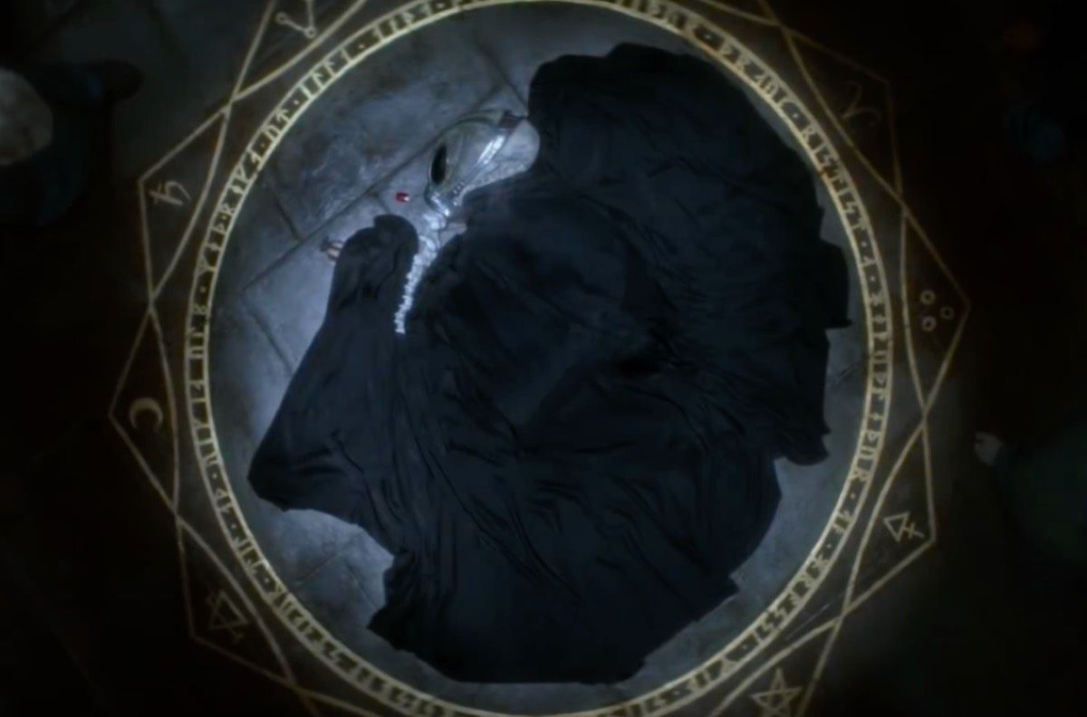 Occultist tries to imprison Death in first The Sandman teaser