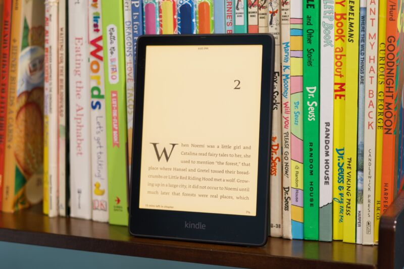 Review Bigger Screen Better Lighting Make For A Nearly Perfect Kindle 