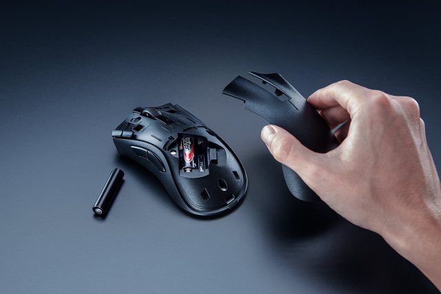 Contrairement Au Deathadder V2 Sans Fil Plus Cher, Celui-Ci N’est Pas Rechargeable.