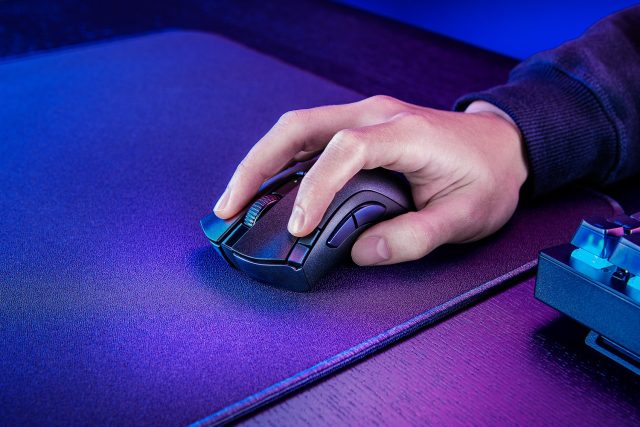 Il Y Avait Déjà Un Deathadder V2 Sans Fil, Mais Celui-Ci Est Moins Cher.