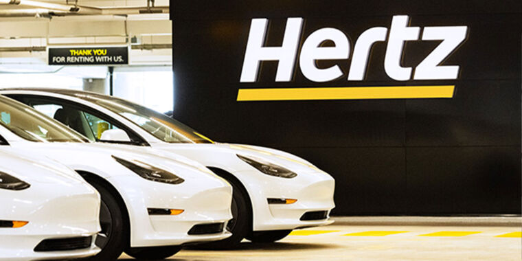 Hertz to purchase 100,000 Tesla Model 3s for its rental fleet thumbnail