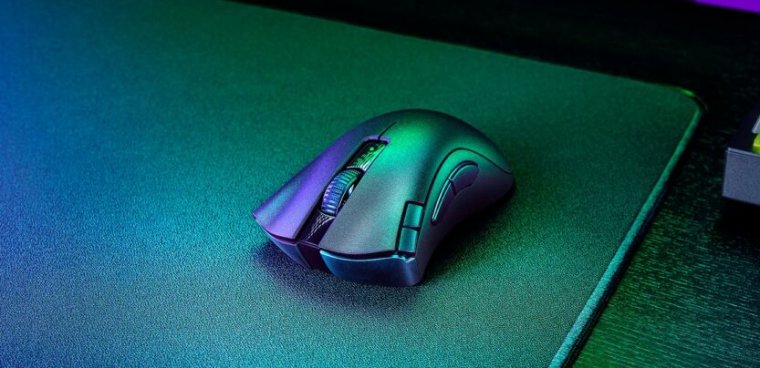 Razer DeathAdder V2 X HyperSpeed on mouse pad