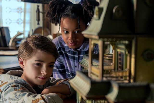 Bode and Abby (Leishe Meyboom) discover a tiny key that fits into a dollhouse version of Key House.