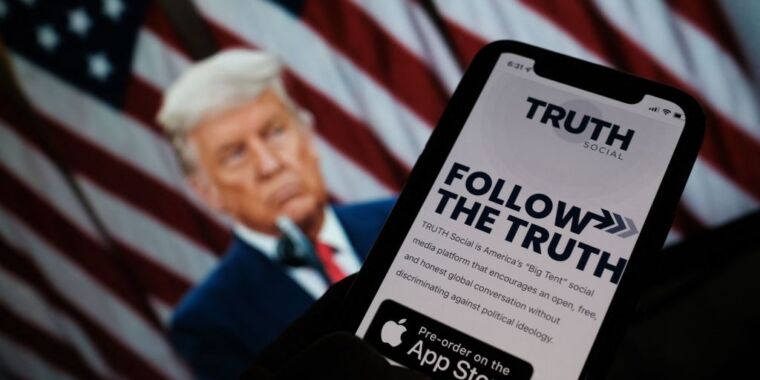 Trump to launch social media platform to compete with Twitter and Facebook