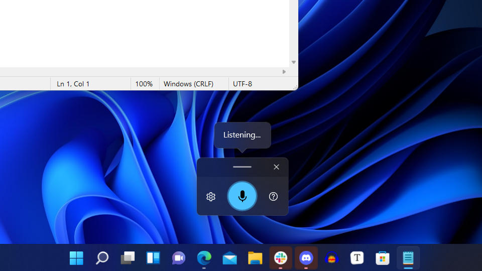 Windows 11's new dictation interface.