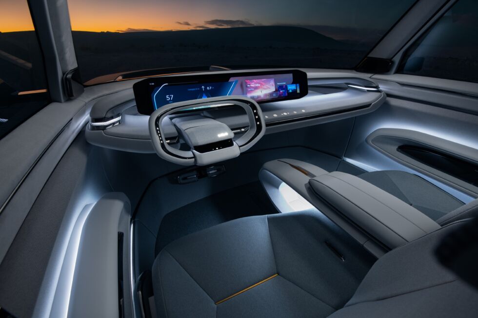 A 27-inch display spans the dashboard.