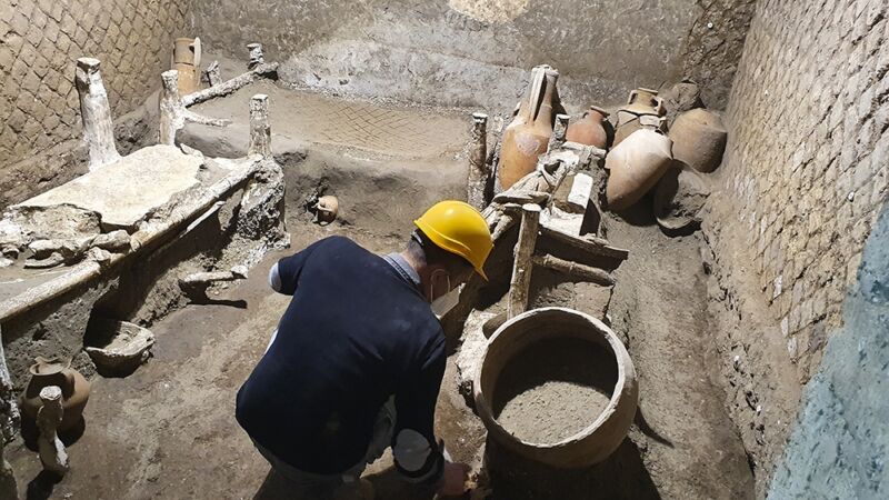 Tiny room at Pompeii villa reveals how Roman slaves lived | Ars Technica