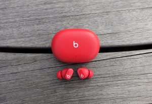 Apple patches high-severity eavesdropping vulnerability in Beats Studio Buds