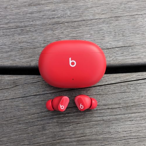 Apple patches high-severity eavesdropping vulnerability in Beats Studio Buds