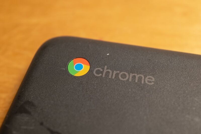 Chromebooks work toward more flexible window snapping 