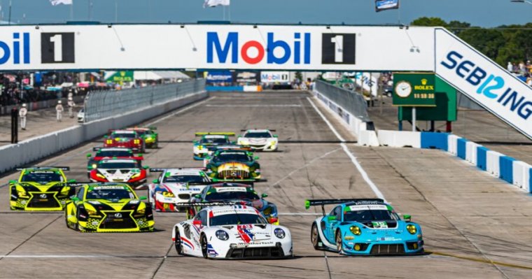 A pack of GT cars at the beginning of the 2021 12 Hours of Sebring. If you needed proof of sportscar racing being too complicated for the casual fan, consider the fact that the white #79 Porsche 911 RSR is actually radically different from the blue #16 Porsche 911 GT3 R right next to it. From next year, that confusion will be lessened.
