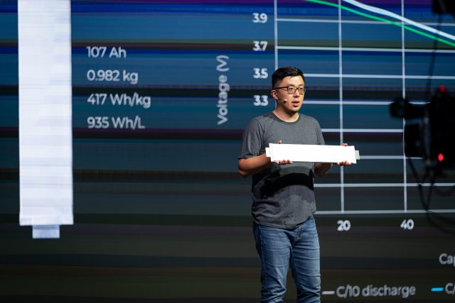 SES CEO Qichao Hu shows a new lithium-metal cell at his company's Battery World presentation.