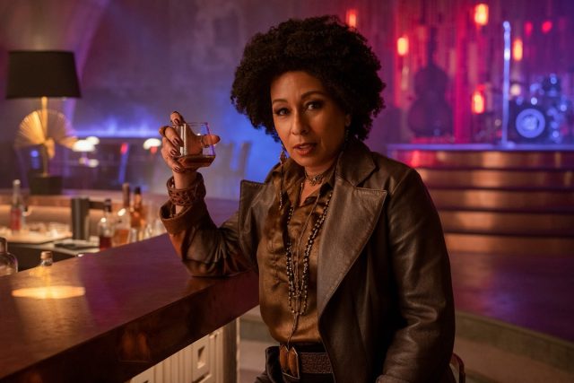 Tamara Tunie plays Ana, the proprietor of an underground jazz club on Mars, who knows Spike from his Syndicate days.