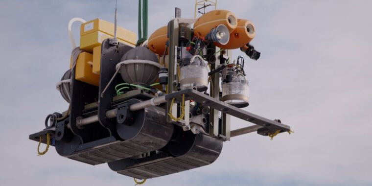 This intrepid robot is the Wall-E of the deep sea