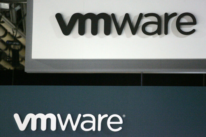 Dell spins off $64 billion VMware as it battles debt hangover