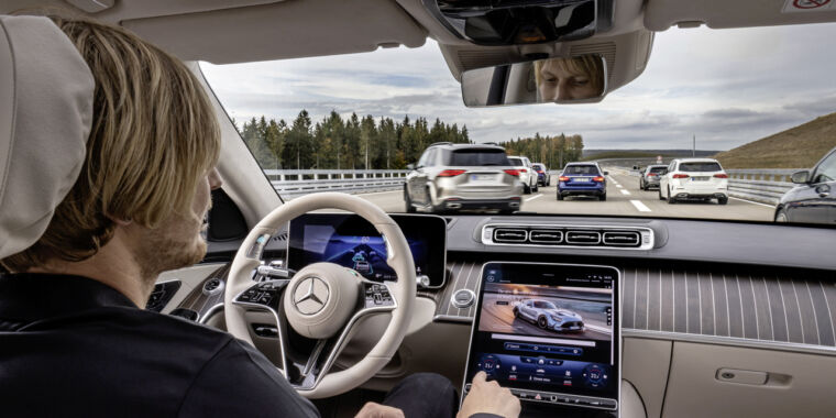Mercedes-Benz gets world’s first approval for automated driving system thumbnail