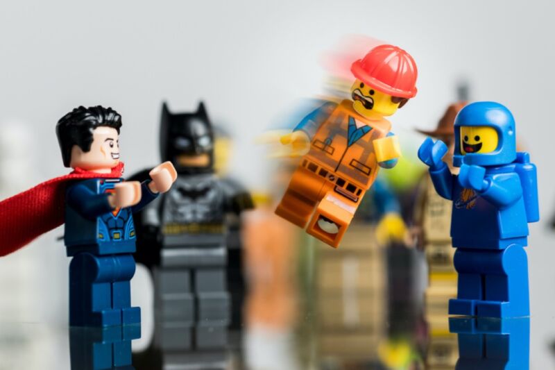 Эксперименты Брайана Андерсона с минифигурками Lego привели к созданию интерактивной музейной выставки в Швейцарии.