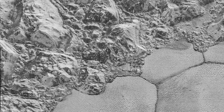 A sublime landscape: New model explains Pluto's lumpy plains | Ars Technica