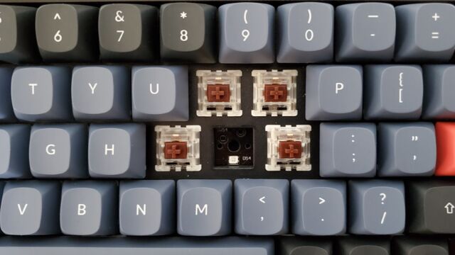 Hot-swappable mechanical switches.