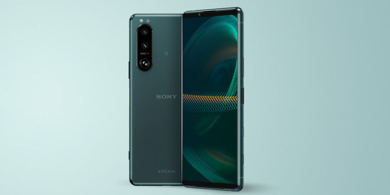 Sony introduces a compact flagship smartphone to the US thumbnail