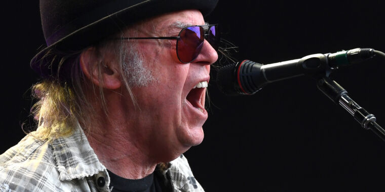 Spotify support buckles under complaints from angry Neil Young fans thumbnail