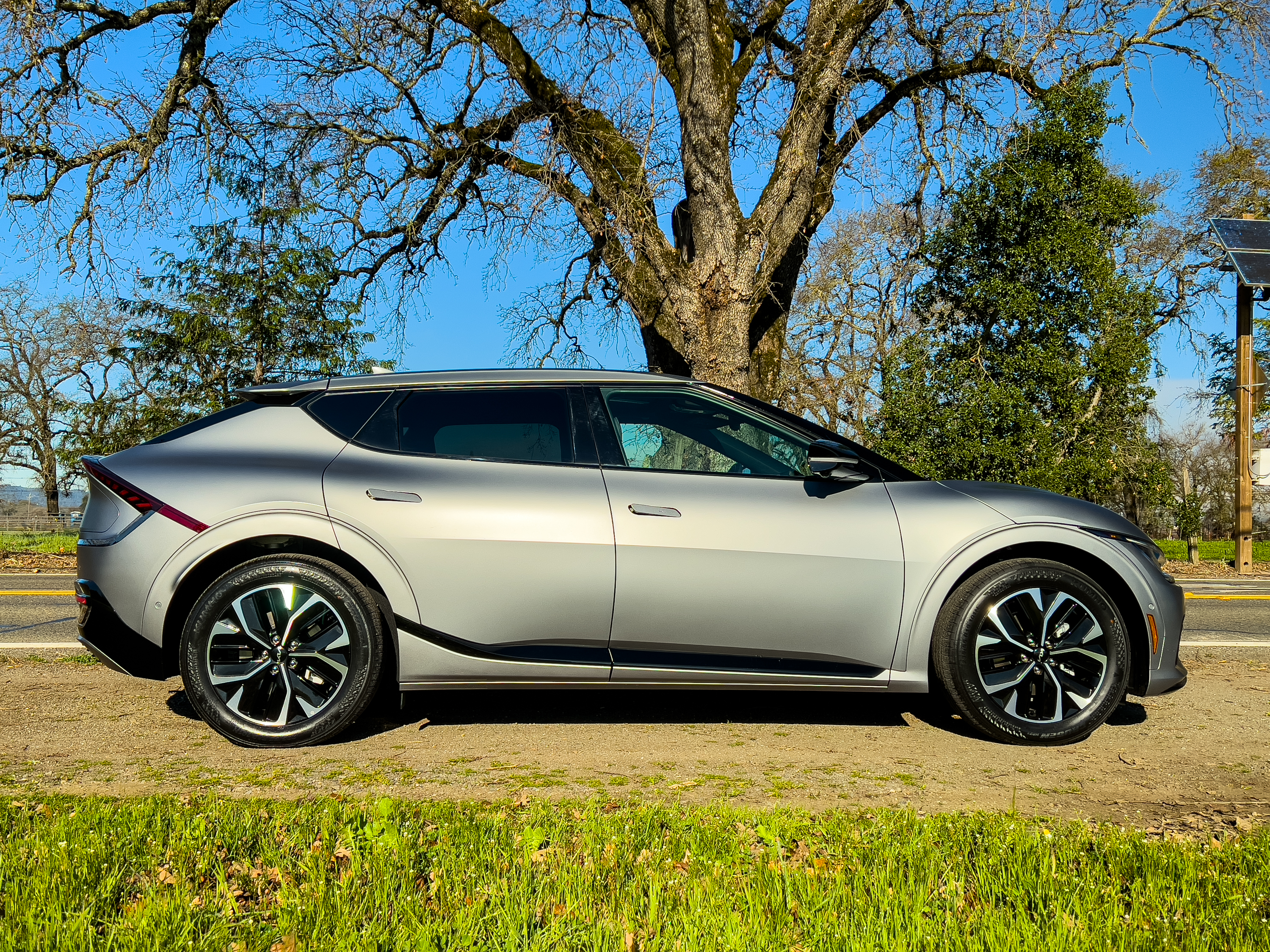 Kia's new EV6 electric crossover goes straight to the head of the pack