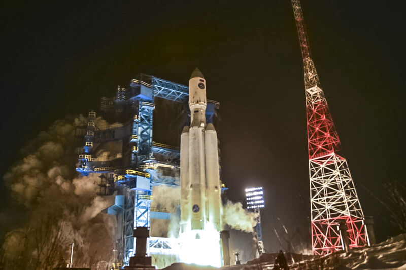 An Angara A5 rocket launches in December 2020 on its second test flight.