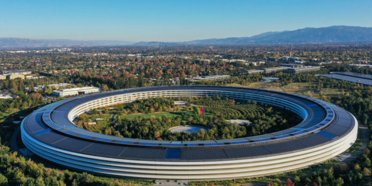 Apple reports only slight growth in Q3 2022 earnings report thumbnail