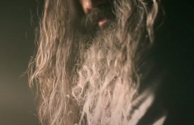 Taika Waititi Joue Le Rôle De Barbe Noire.