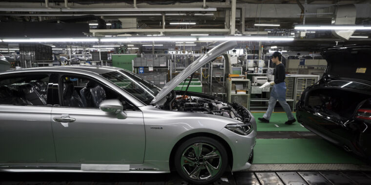 Toyota shuts down all Japanese production after supplier is hacked