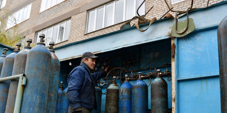Majority of Ukrainian hospitals might run out of oxygen at present as omicron rages: WHO