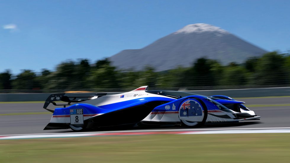 L’Australienne Emily Jones (Emree) en action lors de la troisième course du Fia <em>Gran Turismo</em> Championship Asia & Finales régionales de la Coupe des Nations d’Océanie 2020 qui se sont déroulées au Fuji Speedway le 6 décembre 2020 à Londres, en Angleterre. Jones était l’un des trois joueurs de haut niveau à affronter GT Sophy dans des épreuves de contre-la-montre.