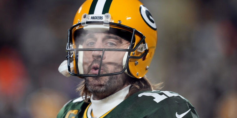 Everything you didn’t need to know about Aaron Rodgers’ oily enema cleanse thumbnail