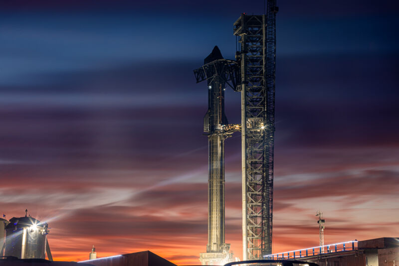 Photo of SpaceX launch and catch tower.