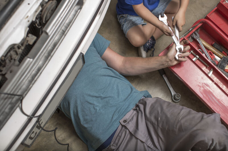 A fight over the right to repair cars turns ugly