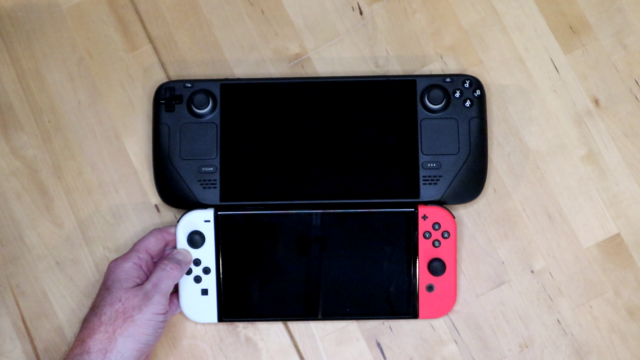 Steam Deck size comparison with Nintendo Switch.