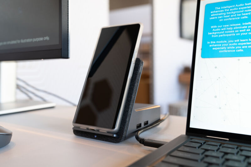 Dell’s new dock wirelessly charges your phone while supporting two 4K monitors