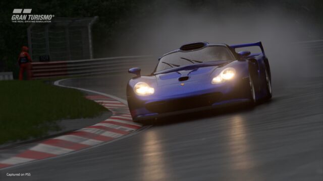 The sim racer <em>Gran Turismo 7</em>.