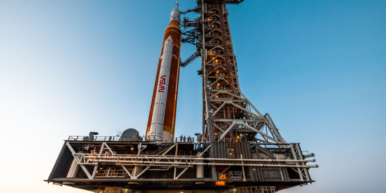 NASA cancels Artemis I launch attempt but delays roll back decision thumbnail