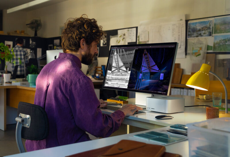 Apple's Mac Studio and Studio Display.