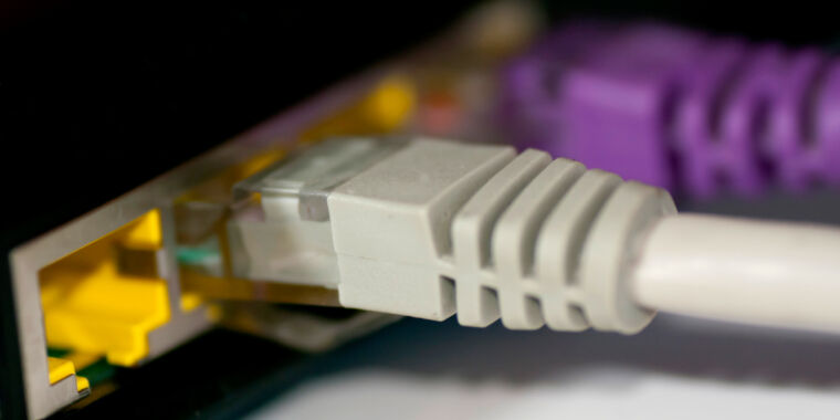 Router and modem rental fees still a major annoyance despite new US law thumbnail