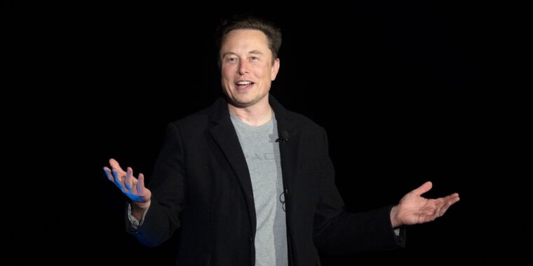 Elon Musk tente de sortir du règlement avec la SEC, dit qu’il a été « forcé » de
