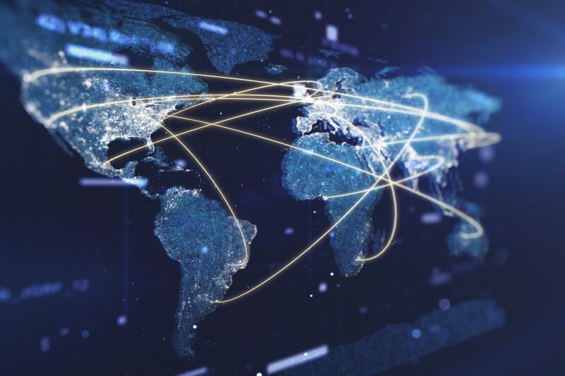 Mapa mundial con líneas brillantes que representan cómo los países están conectados a través de Internet global.