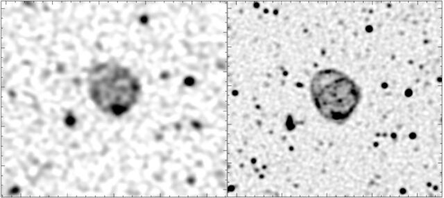 (يسار) بيانات التلسكوب الراديوي ASKAP من فريق البحث العلمي ORC1 الاكتشاف الأصلي (EMU) على الخريطة التطورية للكون.  متابعة مراقبة ORC1 بواسطة تلسكوب Mirgate الراديوي (يمين).